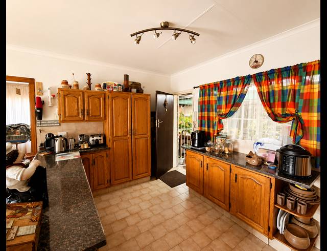 3 BEDROOM HOUSE FOR SALE IN VANDERBIJLPARK SE 4